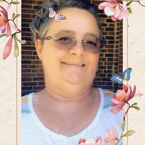 Meet your Posher, Donisha